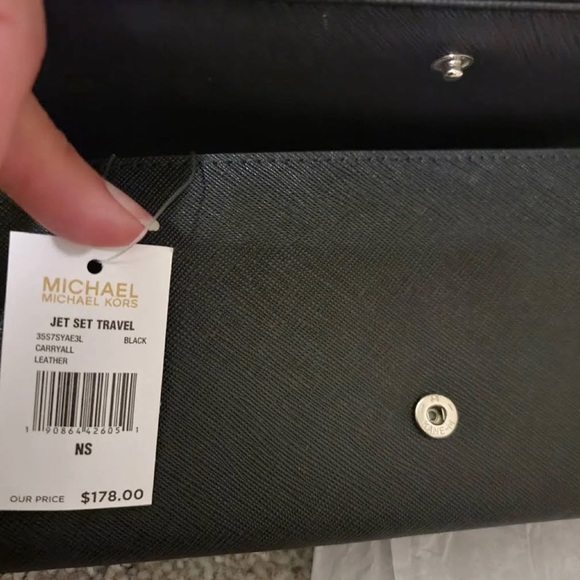 BNWT Michael Kors Jet set travel black/silver saffino leather wallet - Picture 3 of 3